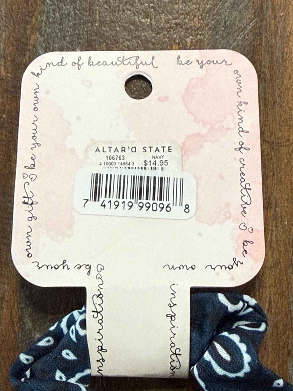Altar'd State Bandana Scrunchie Navy & White Paisley Ponytail Holder NWT - Picture 3 of 3